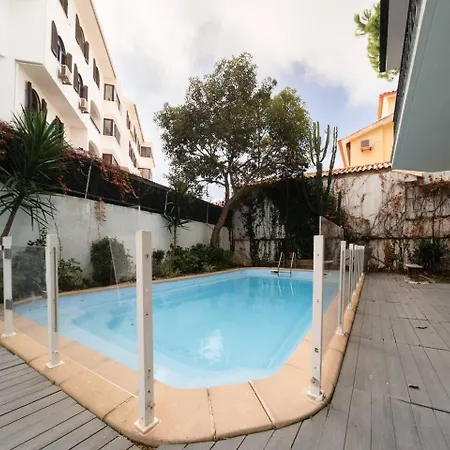 펜션 Chic Coastal Pool, Garden & Vibes *