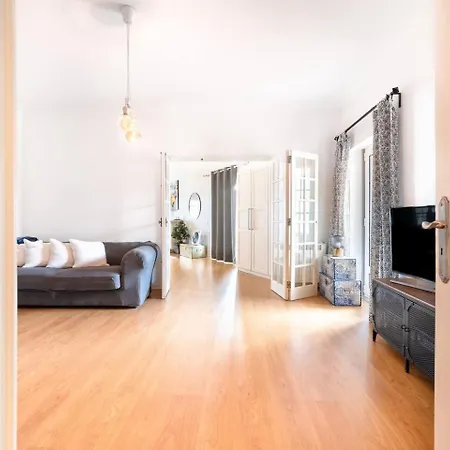 Casa vacanze Chic Coastal Pool, Garden & Vibes Carcavelos (Lisbon)