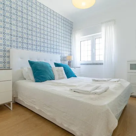 Casa vacanze Chic Coastal Pool, Garden & Vibes Carcavelos (Lisbon)