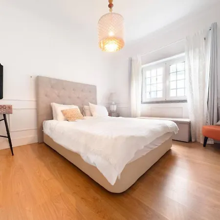 Casa vacanze Chic Coastal Pool, Garden & Vibes Carcavelos (Lisbon)