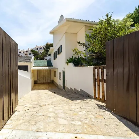 Casa vacanze Chic Coastal Pool, Garden & Vibes Carcavelos (Lisbon)