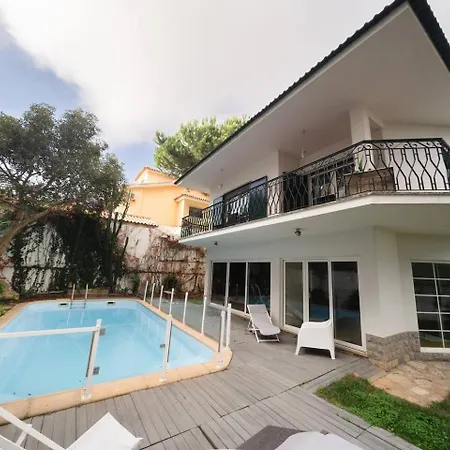 Casa de Férias Chic Coastal Pool, Garden & Vibes Carcavelos (Lisbon)